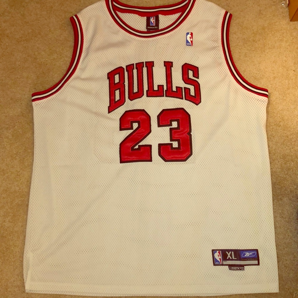 BNWOT Reebok Michael Jordan Chicago Bulls jersey